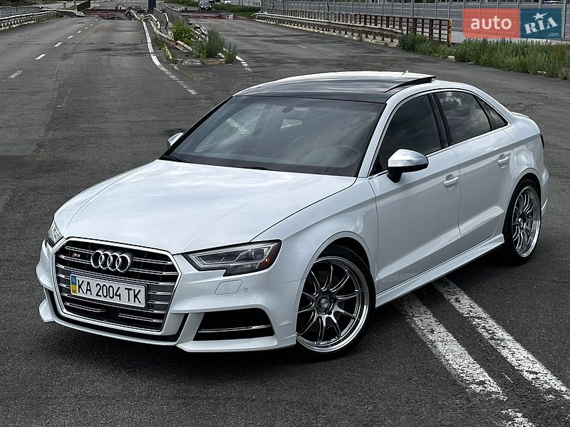 Седан Audi S3 2016 в Ірпені
