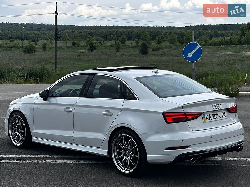 Седан Audi S3 2016 в Ірпені