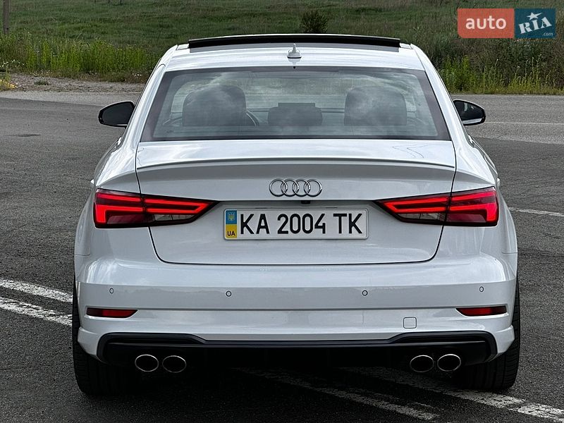 Седан Audi S3 2016 в Ірпені