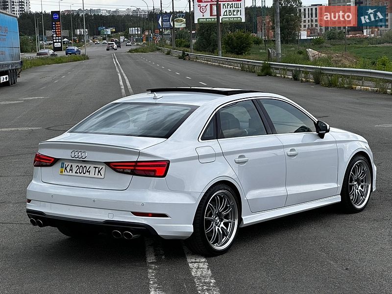 Седан Audi S3 2016 в Ірпені