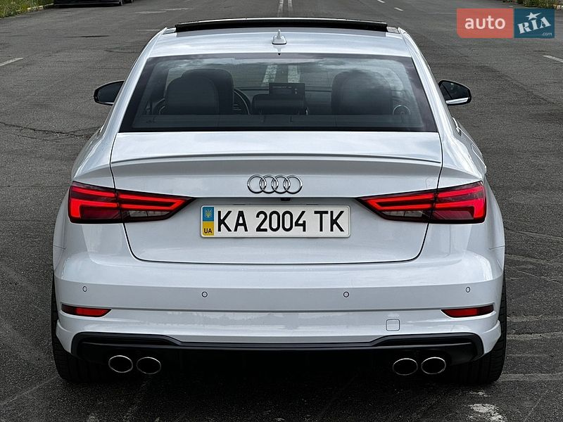 Седан Audi S3 2016 в Ірпені