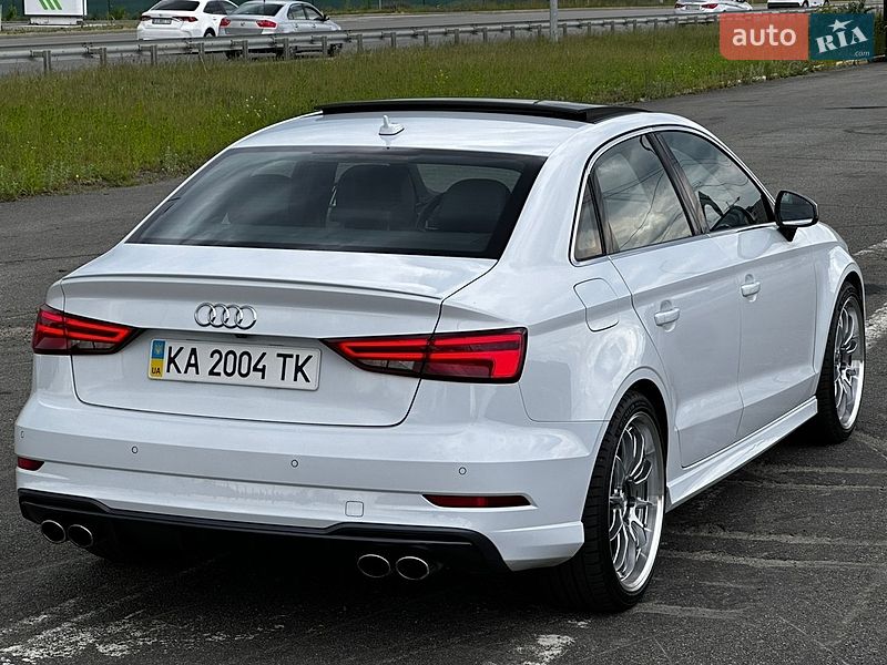 Седан Audi S3 2016 в Ірпені