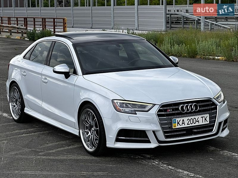 Седан Audi S3 2016 в Ірпені