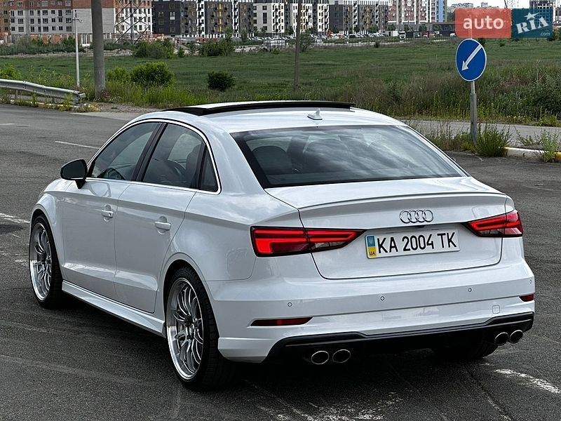 Седан Audi S3 2016 в Ірпені