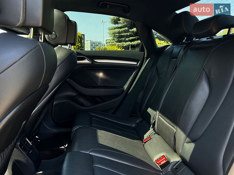 Седан Audi S3 2014 в Львове