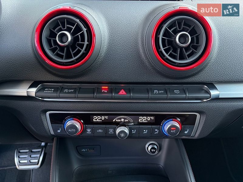 Седан Audi S3 2017 в Львове