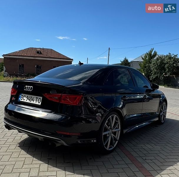 Седан Audi S3 2015 в Шептицькому
