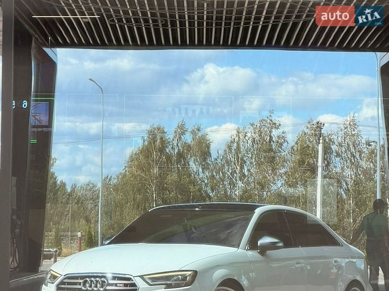 Седан Audi S3 2016 в Ірпені