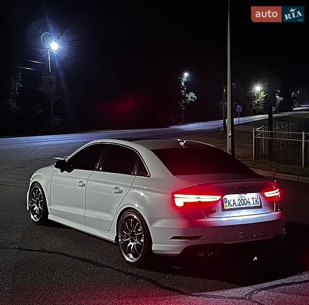 Седан Audi S3 2016 в Ірпені