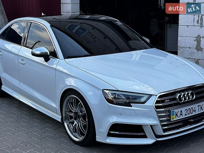 Седан Audi S3 2016 в Ірпені