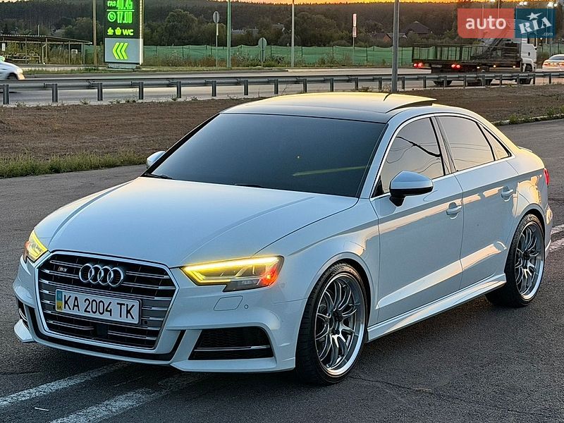 Седан Audi S3 2016 в Ірпені