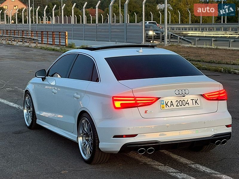 Седан Audi S3 2016 в Ірпені