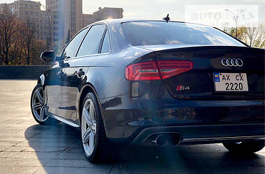 Седан Audi S4 2014 в 