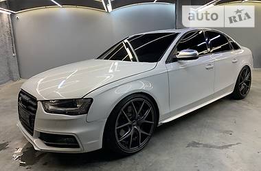 Седан Audi S4 2013 в 