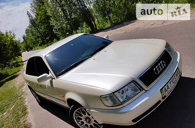 Седан Audi S4 1992 в Киеве