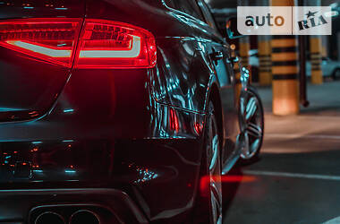 Седан Audi S4 2014 в 