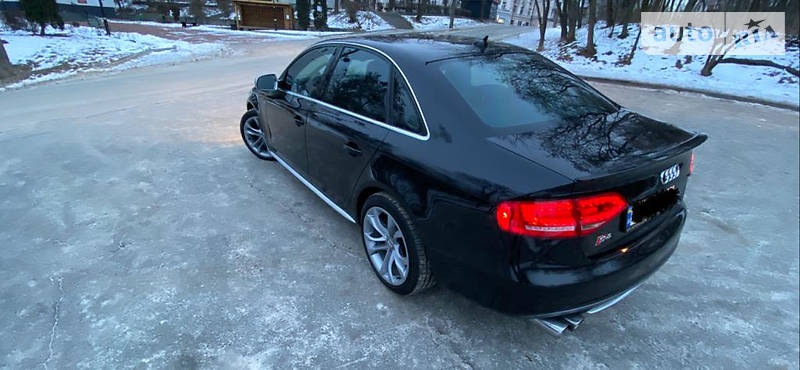 Седан Audi S4 2011 в Киеве