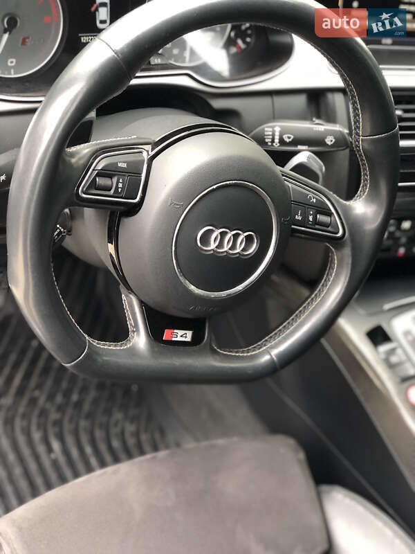 Седан Audi S4 2014 в Одессе