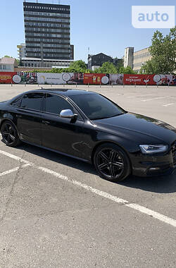 Седан Audi S4 2013 в Ивано-Франковске