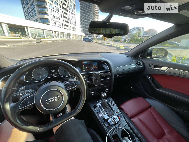 Седан Audi S4 2015 в Днепре