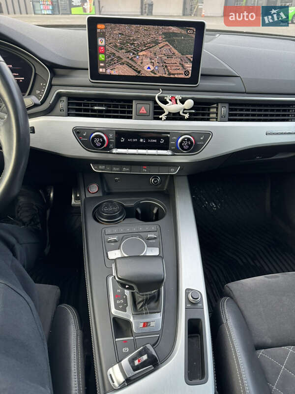 Седан Audi S4 2018 в Харькове