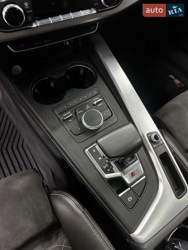 Седан Audi S4 2018 в Виннице