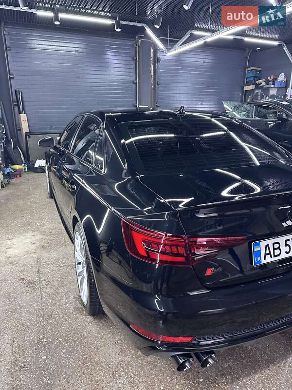 Седан Audi S4 2018 в Виннице