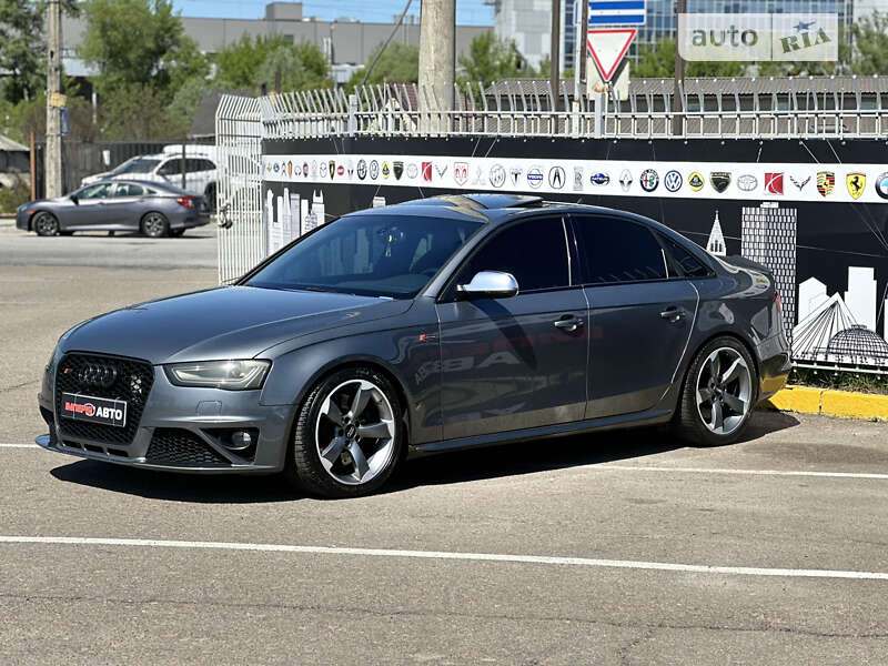 Седан Audi S4 2014 в Києві