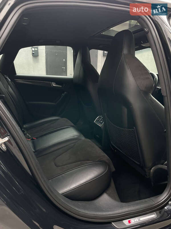 Седан Audi S4 2014 в Днепре