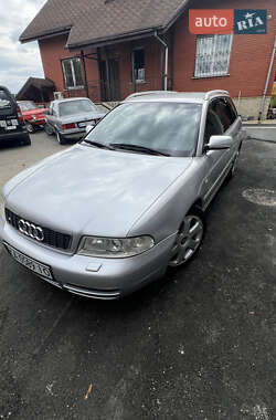 Универсал Audi S4 2001 в 