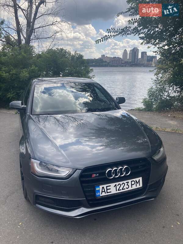 Седан Audi S4 2015 в Киеве