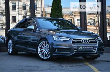 Седан Audi S4 2017 в Киеве