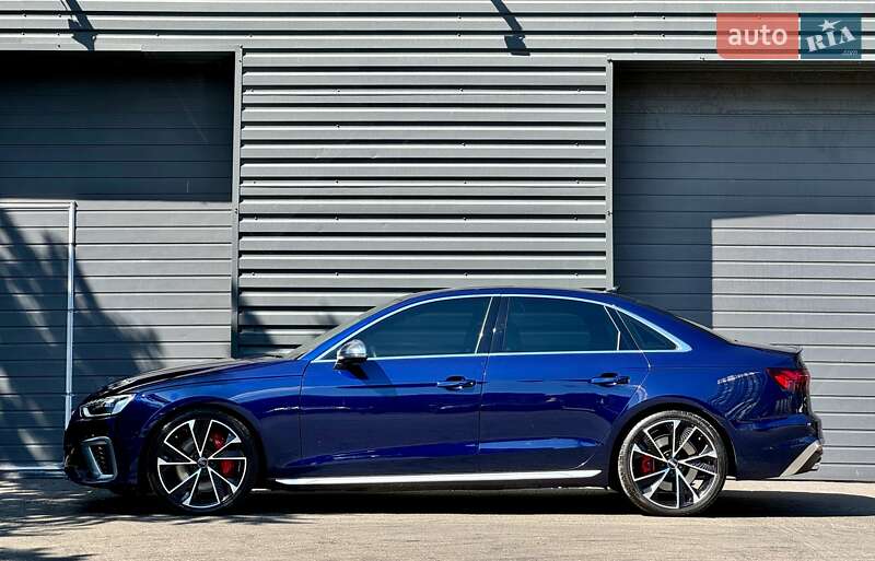Седан Audi S4 2020 в Киеве