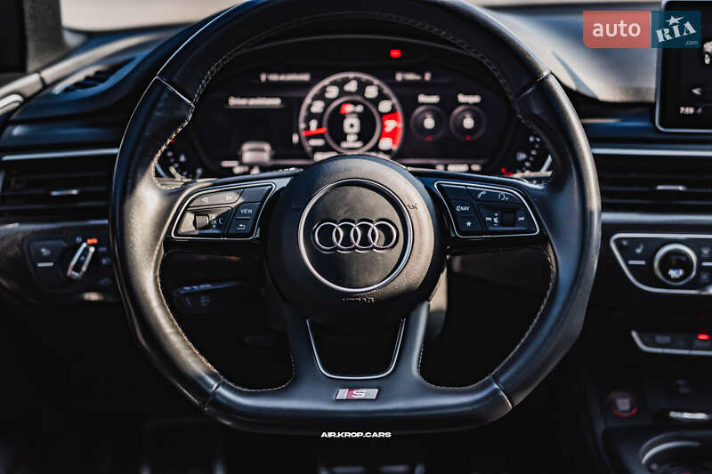 Седан Audi S4 2018 в Киеве