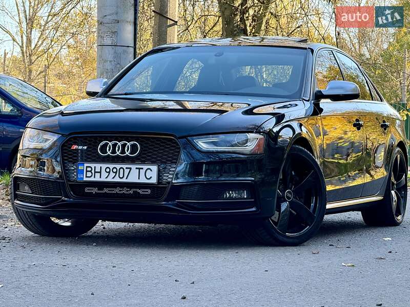 Седан Audi S4 2012 в 