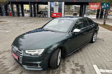 Седан Audi S4 2018 в Ровно