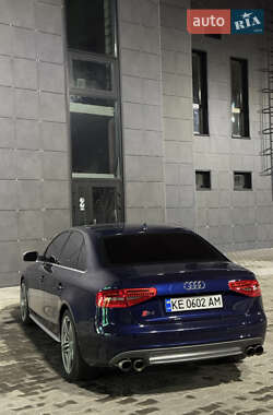 Седан Audi S4 2012 в Дніпрі