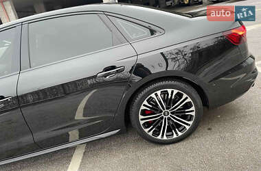 Седан Audi S4 2023 в 
