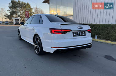 Седан Audi S4 2018 в Чернівцях