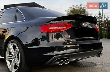 Седан Audi S4 2013 в 