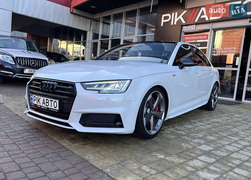 Седан Audi S4 2018 в Львове