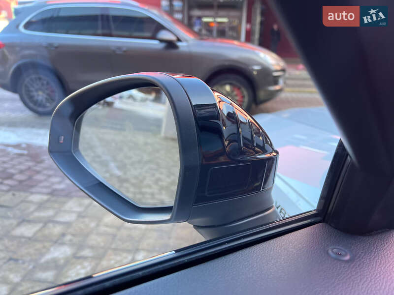 Седан Audi S4 2018 в Львове