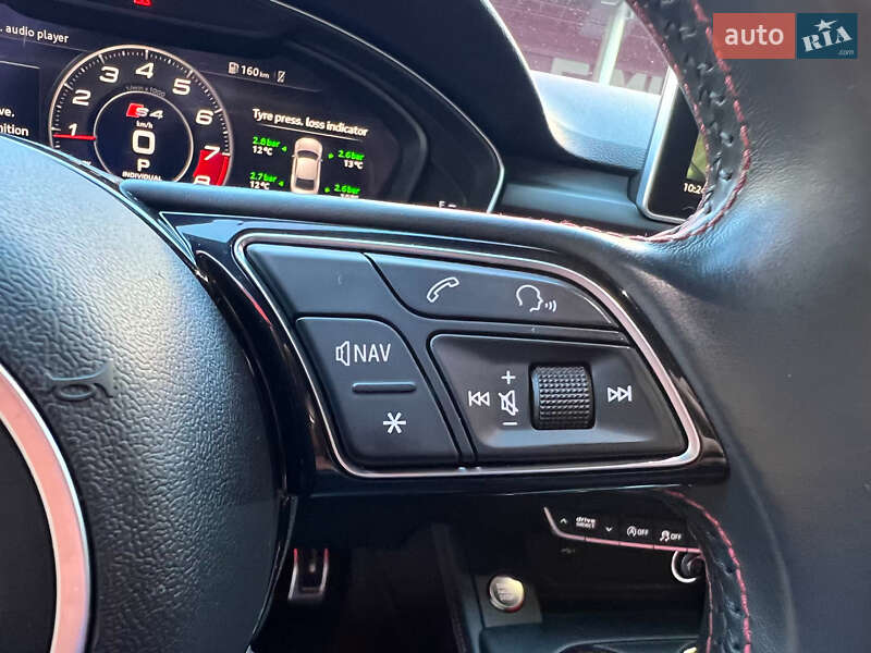 Седан Audi S4 2018 в Львове