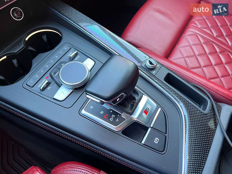 Седан Audi S4 2018 в Львове