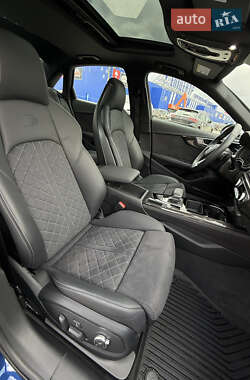 Седан Audi S4 2022 в 