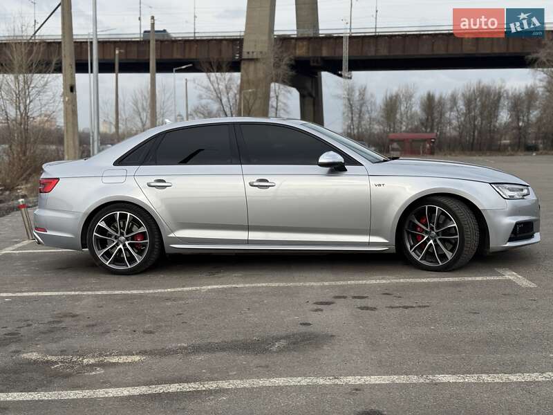 Седан Audi S4 2017 в Києві