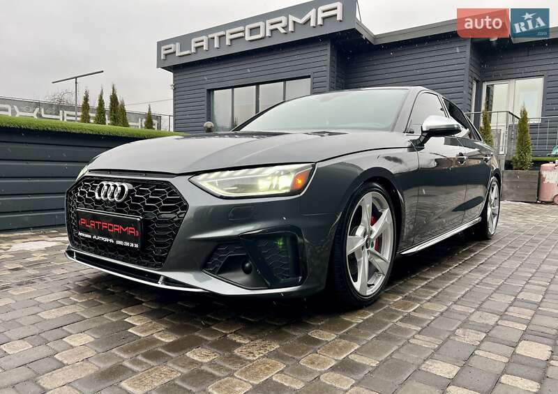 Седан Audi S4 2022 в 