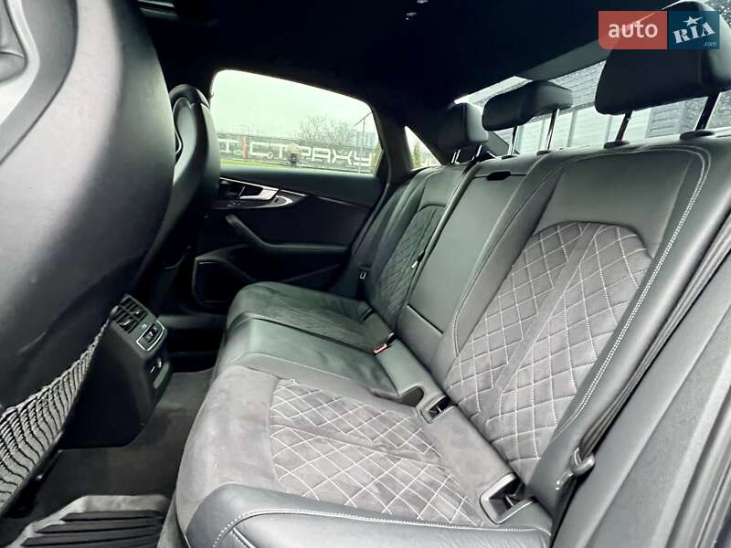 Седан Audi S4 2022 в Киеве