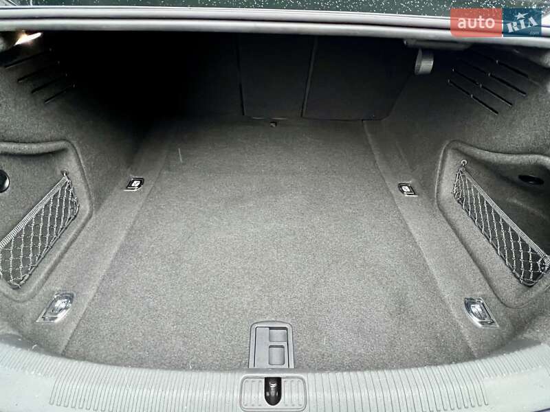 Седан Audi S4 2022 в Киеве