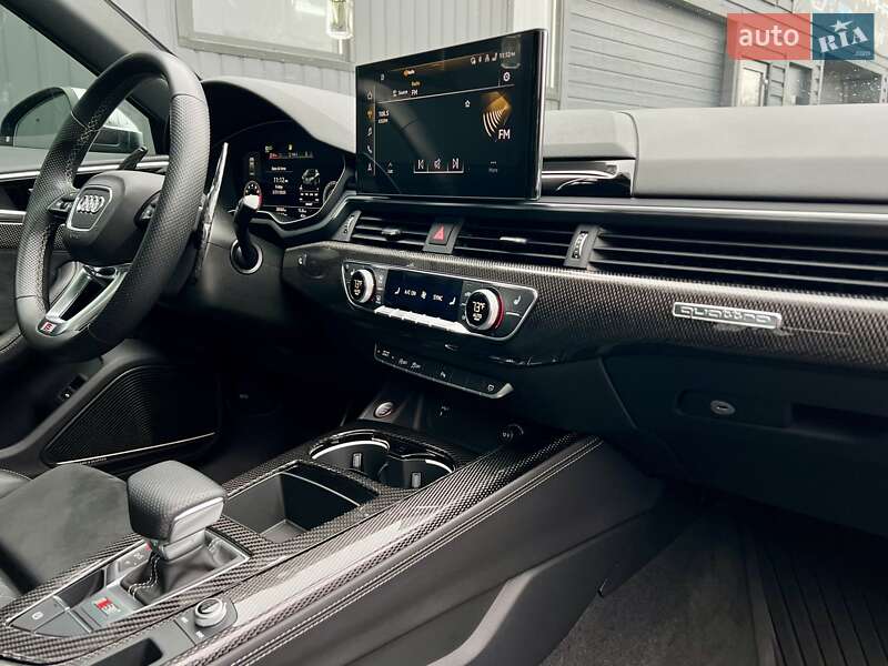 Седан Audi S4 2022 в Киеве